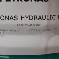 olio motore e idraulico 