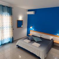 Casa con giardino dentro villaggio turistico