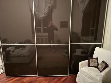 Armadio con ante scorrevoli