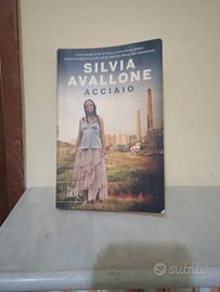 Acciaio - Silvia Avallone Edizione BUR
