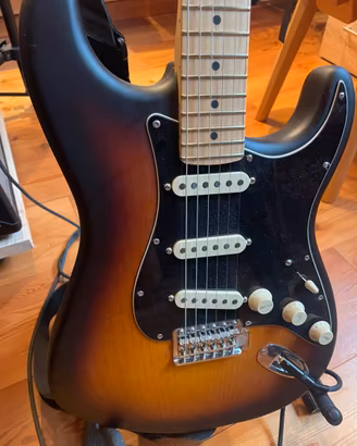 Fender Lim.Ed. American Performer timber Stratoc.