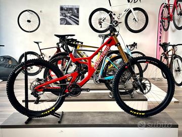 Santa Cruz V10 8 CC DH | Sram X01 RED