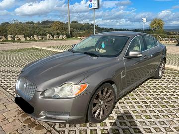 Jaguar XF 2.7 D V6 Automatica – Interni perfetti, 