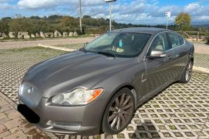 Jaguar XF 2.7 D V6 Automatica – Interni perfetti, 