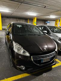 Peugeot 208 1.6 hdi allure full optional