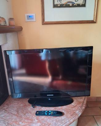 TV TELEVISORE TELEVISIONE SAMSUNG + TELECOMANDO