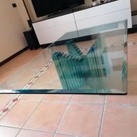 Tavolino di cristallo