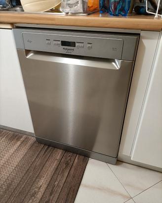 Lavastoviglie Ariston 14 coperti inox