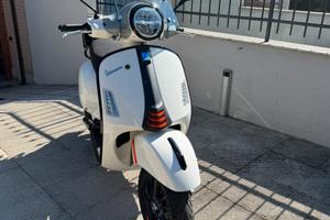 Vespa super sport