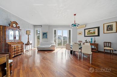 5 LOCALI A REGGIO NELL'EMILIA