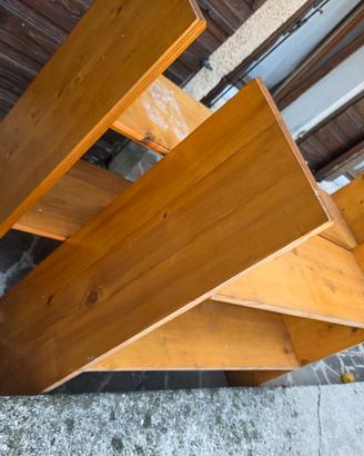 scaffali in legno