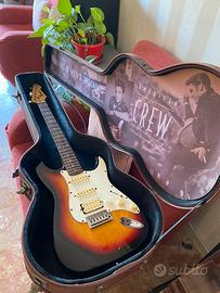 Chitarra elettrica e custodia rigida peavey