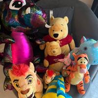 8 peluche di vari dimensioni Disney