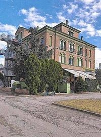 Immobile in asta di 1998 m² con più di 5 locali a 