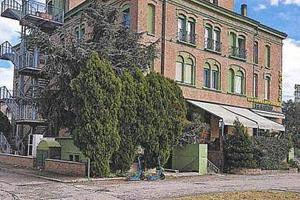 Immobile in asta di 1998 m² con più di 5 locali a 