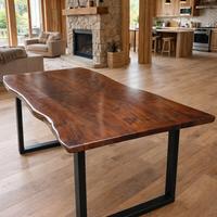 Tavoli in legno massello (anche con Resina)