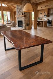 Tavoli in legno massello (anche con Resina)