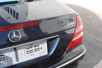 PORTELLONE POSTERIORE COMPLETO MERCEDES Classe E B