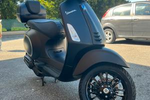 Vespa Sprint Notte 125