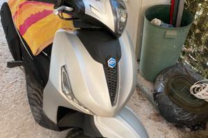 Piaggio beverly 400