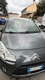 Auto prezzo trattabile neopatentato