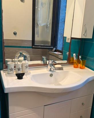 Mobile bagno con specchio