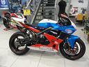 honda-cbr-600-rr-pista-con-targa
