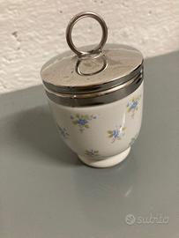 Portauovo in fine porcellana inglese