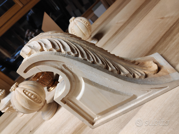 Decorazioni intagliate in tiglio