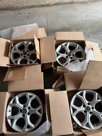 Cerchi in Lega 17” Originali Nissan Juke F16