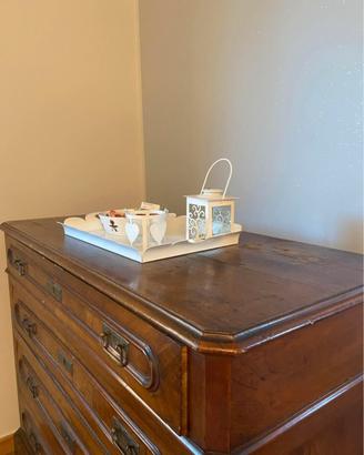 mobile antico in legno