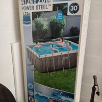 Piscina fuori terra modello Bestway Power Steel