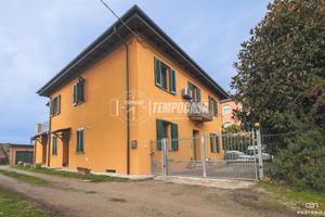 SOLUZIONE SEMINDIPENDENTE CON GIARDINO E GARAGE DO