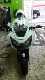 Honda CBR 1000 RR 954