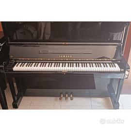Yamaha U1 H | Pianoforte acustico verticale nero