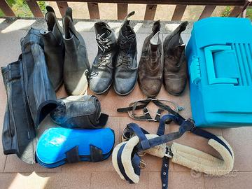 Materiale per equitazione