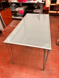 Tavolo/scrivania con piano in vetro satinato