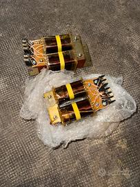 Trasformatore trifase e trasformatore bobine