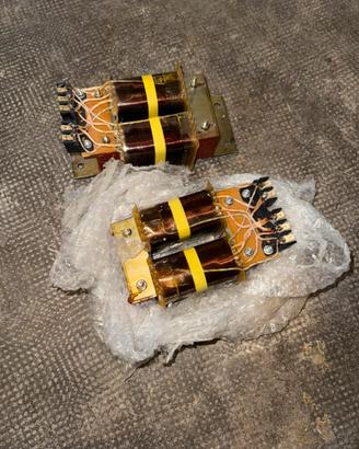 Trasformatore trifase e trasformatore bobine