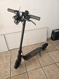 Monopattino Xiaomi Essential 