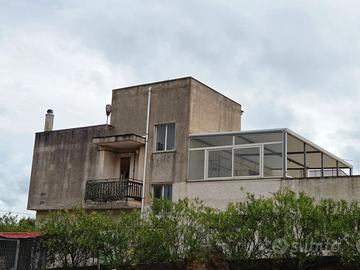 IMMOBILE INDIPENDENTE CON TERRAZZO VERANDA GARAGE