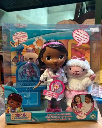 giocattolo dottoressa peluche