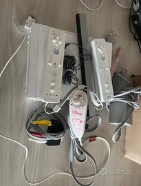 Nintendo Wii mod con 2 telecomandi e 3 giochi