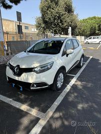 Renault Capture 0,9 tce 90cv- versione live - 2014