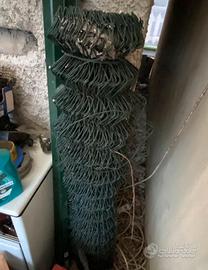 Rete metallica plastificata  mai usata con pali