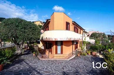 Caposchiera composto da due unità abitative