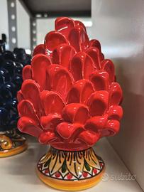 Pigna smaltata rossa, H 15cm, ceramica di Caltagir