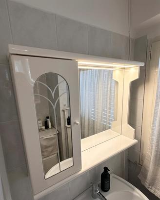 Specchiera bagno pensile con contenitore