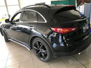 Infiniti QX70 3.0 diesel V6 AT S Design