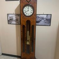 Orologio a pendolo a terra